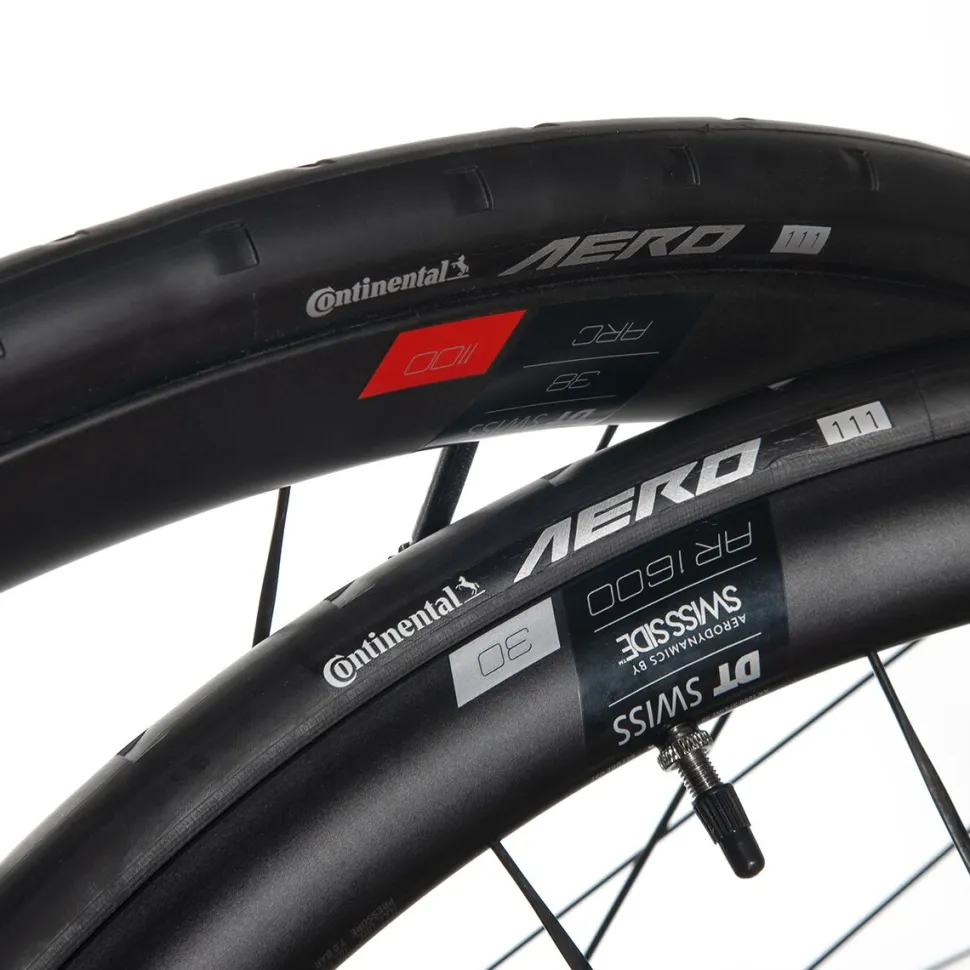 Aero 111 Tubeless Road Tire