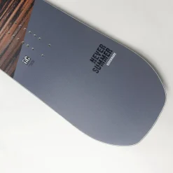 Benchmark Snowboard - 2026