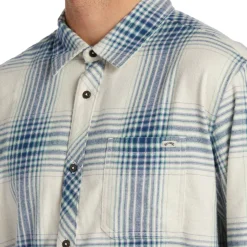 Coastline Flannel - Men's