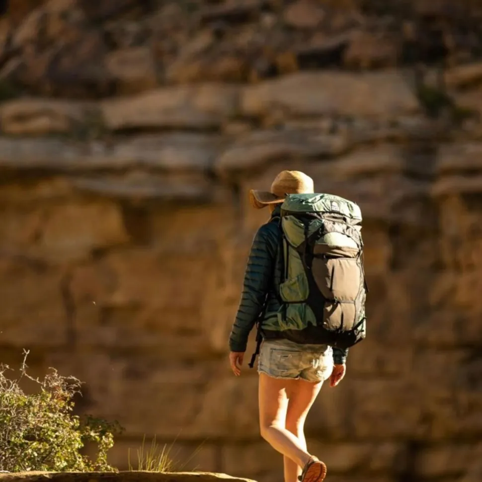 Crown 3 60L Backpack - Women's