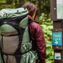 Crown 3 60L Backpack - Women's