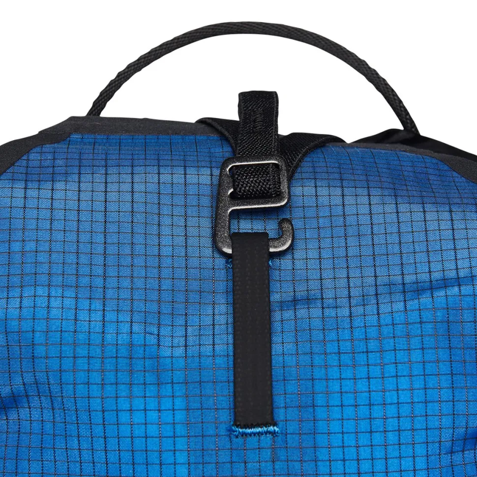 Distance 8L Backpack