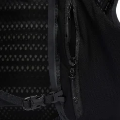 Distance 8L Backpack