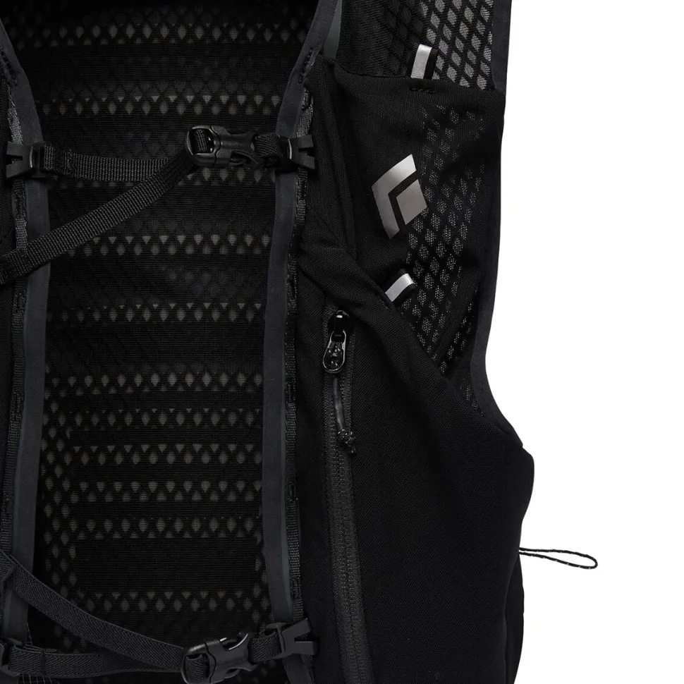 Distance 8L Backpack