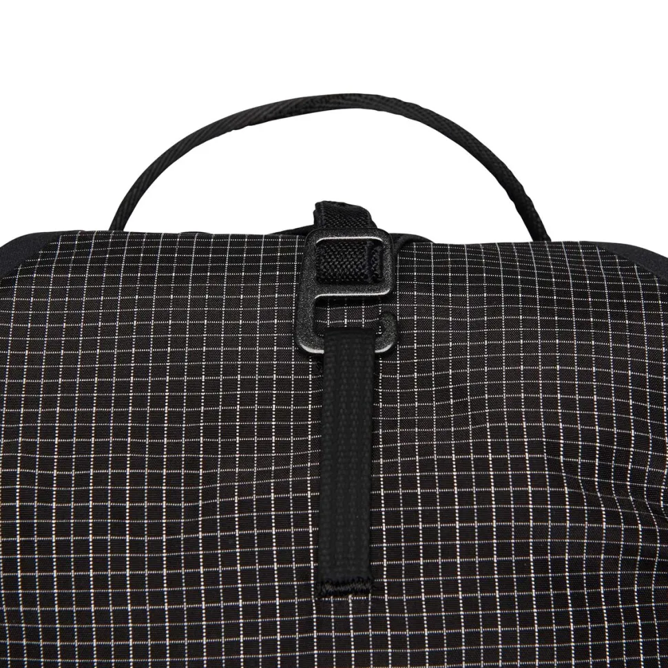 Distance 8L Backpack