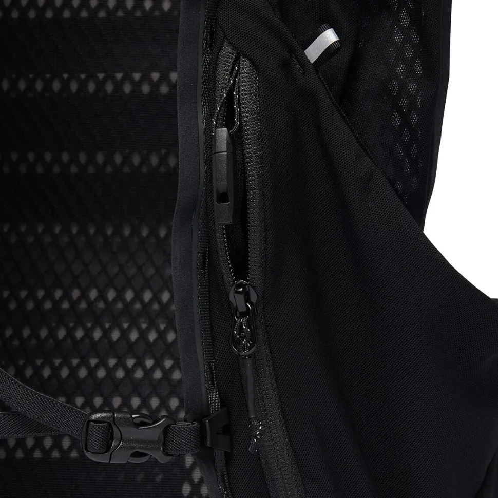 Distance 15L Backpack
