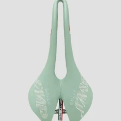F30 Saddle