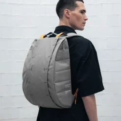 Hugger Base 15L Backpack