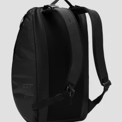 Hugger Base 15L Backpack