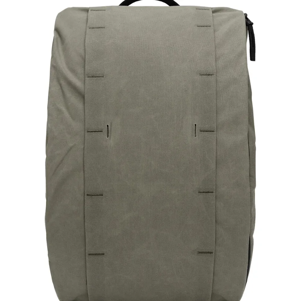 Hugger Base 15L Backpack