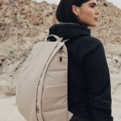 Hugger Base 15L Backpack