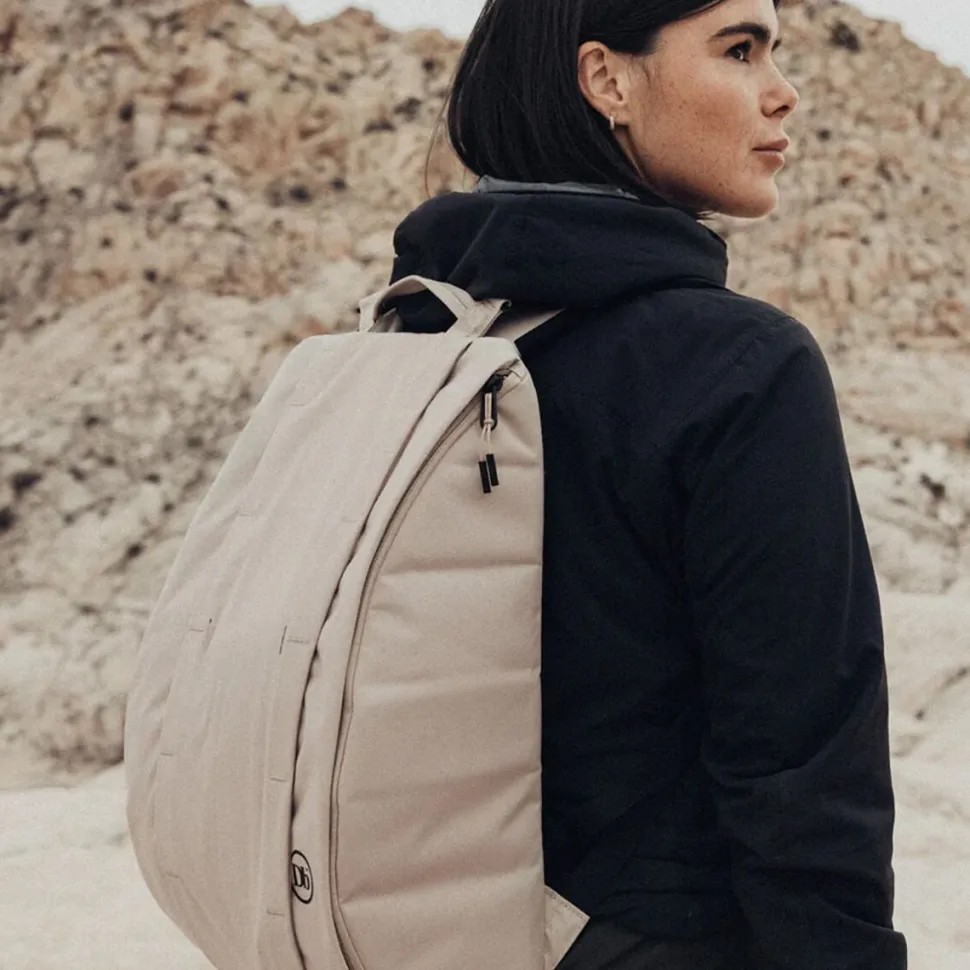 Hugger Base 15L Backpack