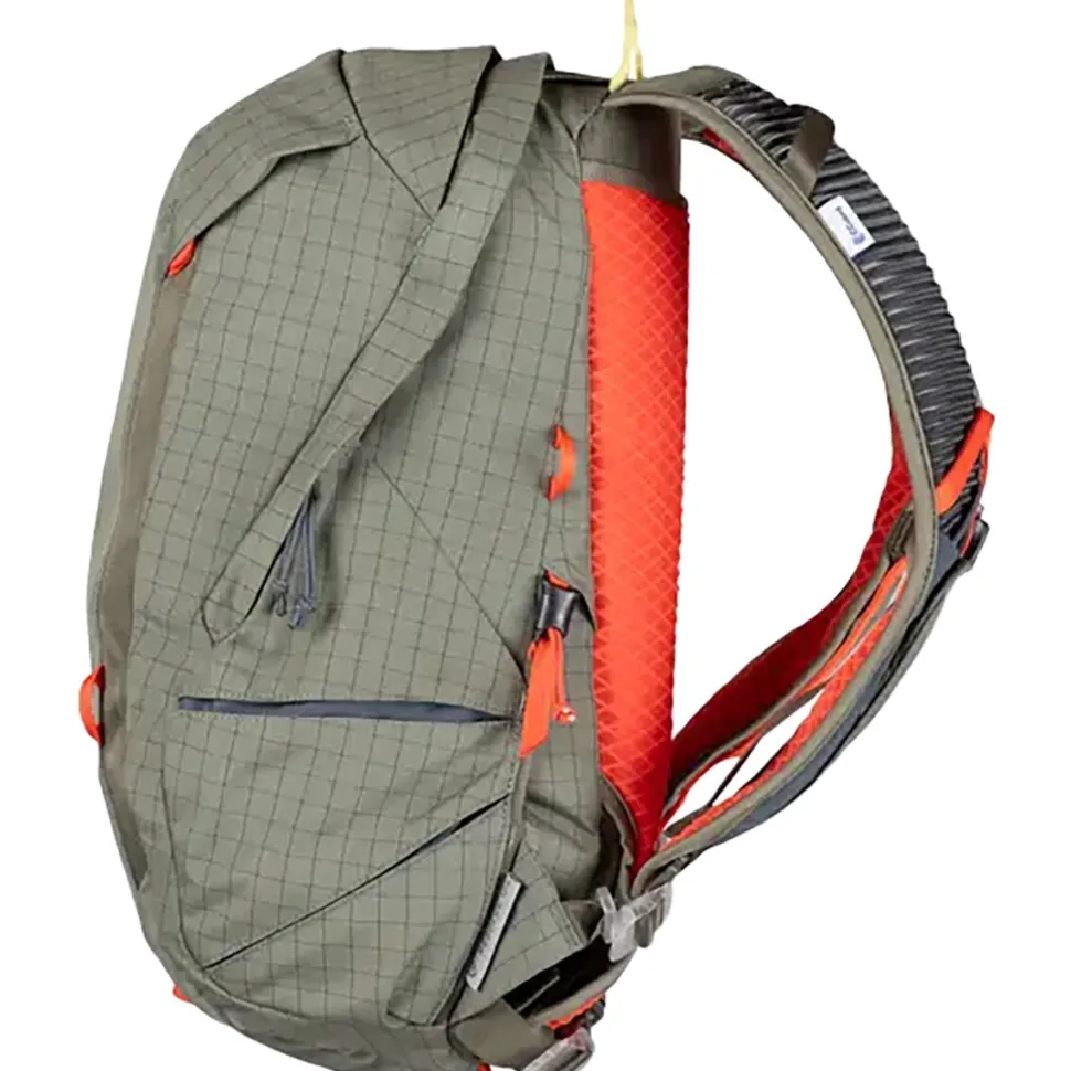 Resolve 15L Backpack