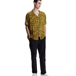 Scrub Short-Sleeve Resort Shirt - Men's