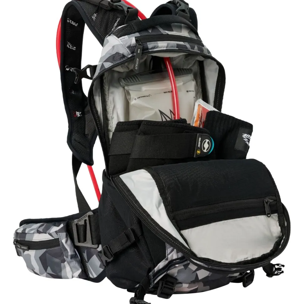 Shred 16L Backpack