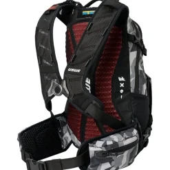 Shred 16L Backpack