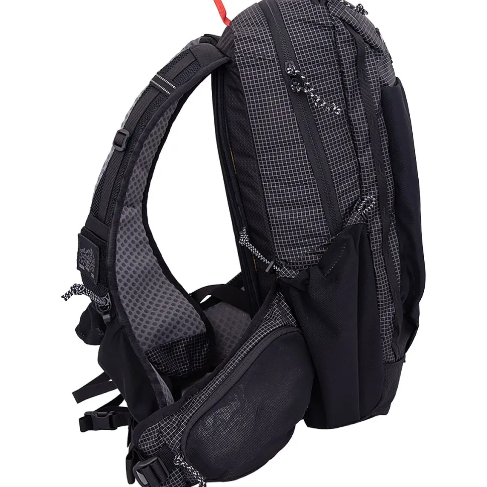 Zerk 13 Backpack w/2L Bladder
